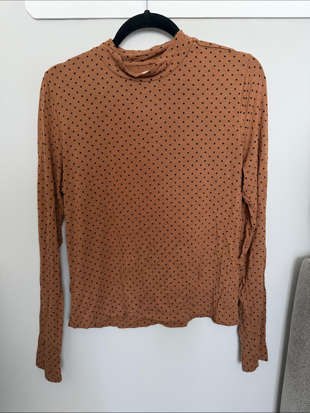 Lou & Grey rust brown polka dot mock neck top